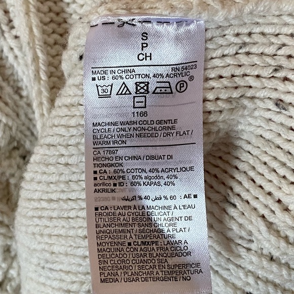 Old Navy Cable Knit Sweater - Picture 3 of 6